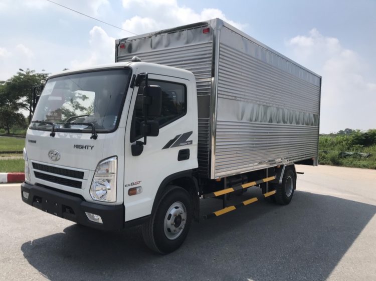 xe tải 8 tấn thùng kín Hyundai Mighty ex8 gts2 dài 5m3