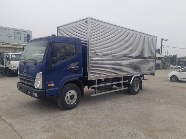 xe tải 8 tấn thùng kín Hyundai Mighty ex8 gts2 dài 5m3