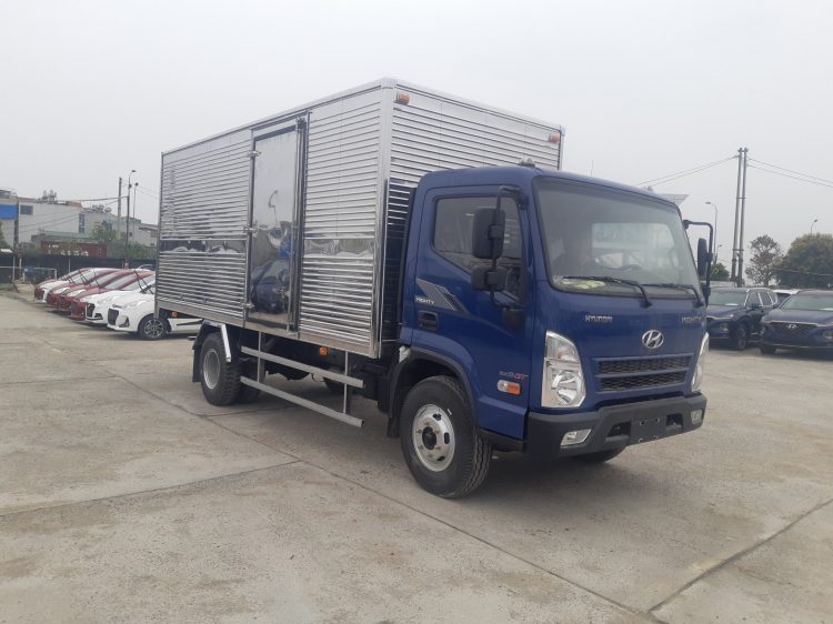 xe tải 8 tấn thùng kín Hyundai Mighty ex8 gts2 dài 5m3