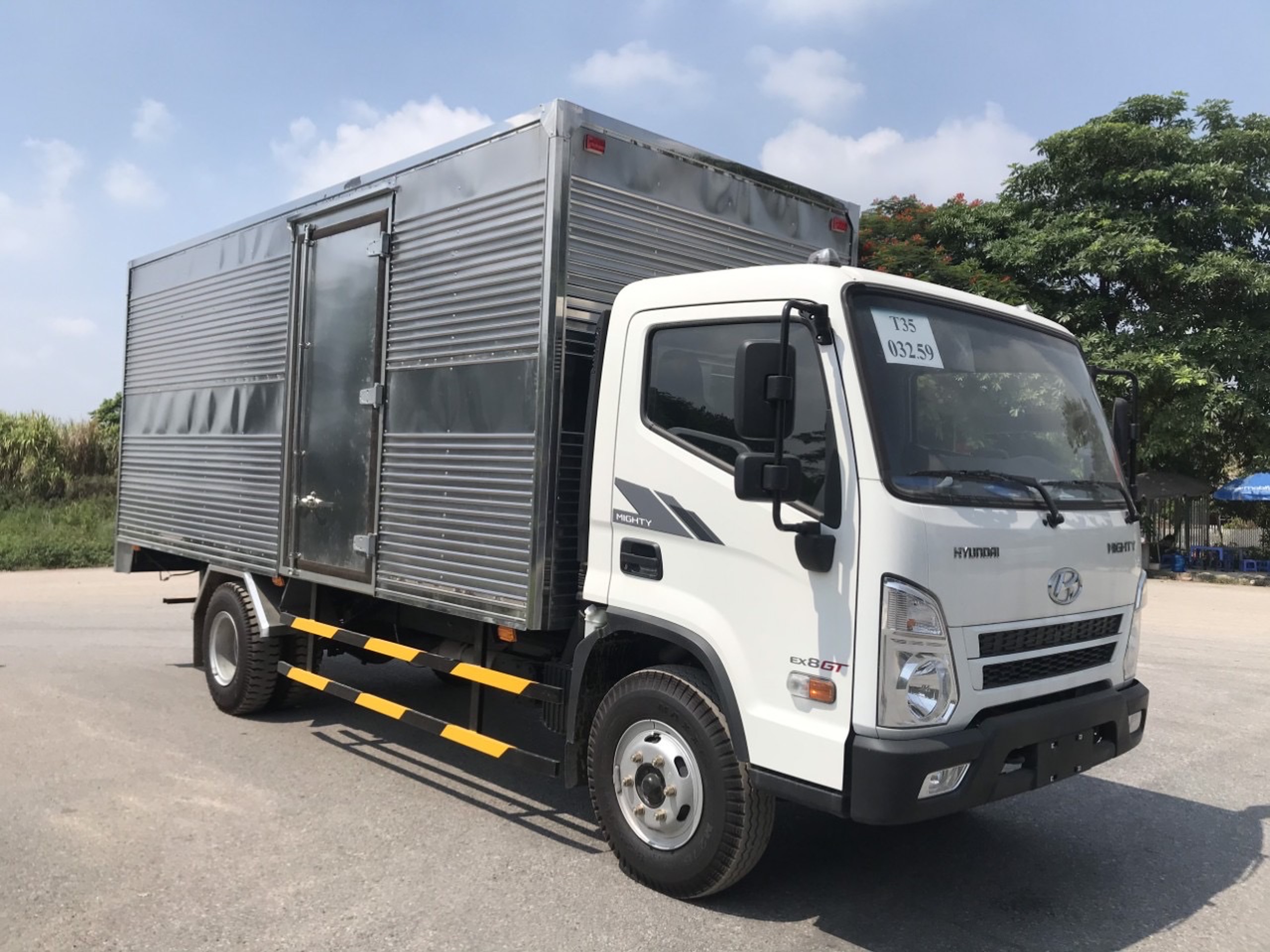 xe tải 8 tấn thùng kín