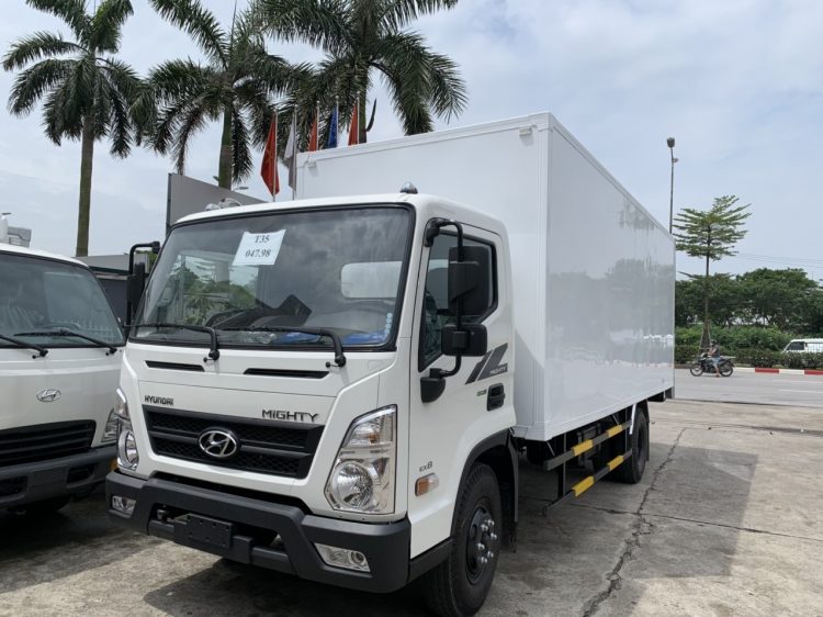 EX8L Thùng Kín composite Hyundai 7.2 tấn dài 5m8