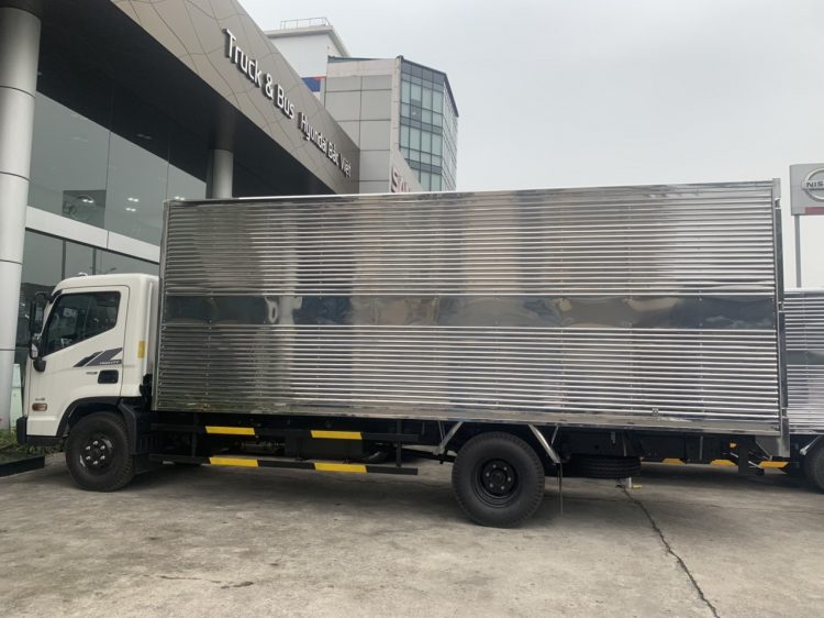 Hyundai EX8 thùng kín inox 2022 Xe tải ( 7 tấn 2 ) thùng dài 5m75 bản đủ
