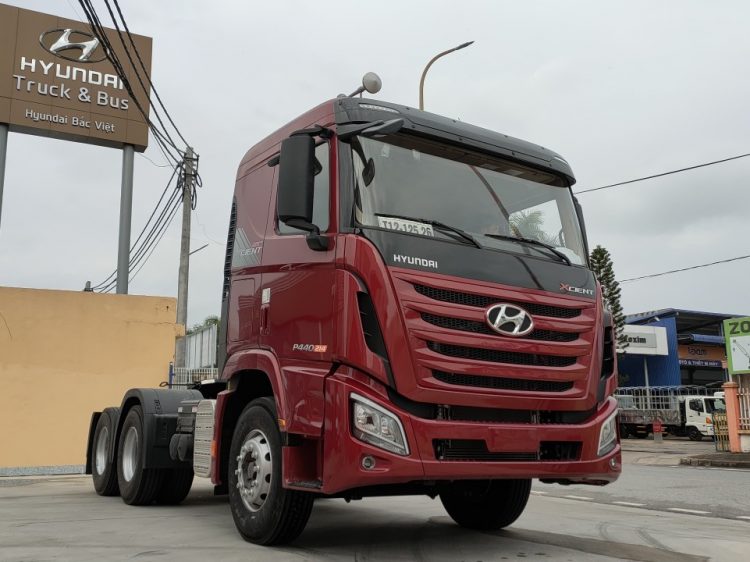  Tractor Hyundai Xcient GT importado de nueva generación
