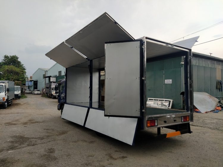 Hyundai 7 tấn chở palet – Mighty EX8L thùng kín cánh dơi