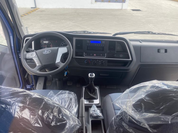 Hyundai 7 tấn chở palet – Mighty EX8L thùng kín cánh dơi