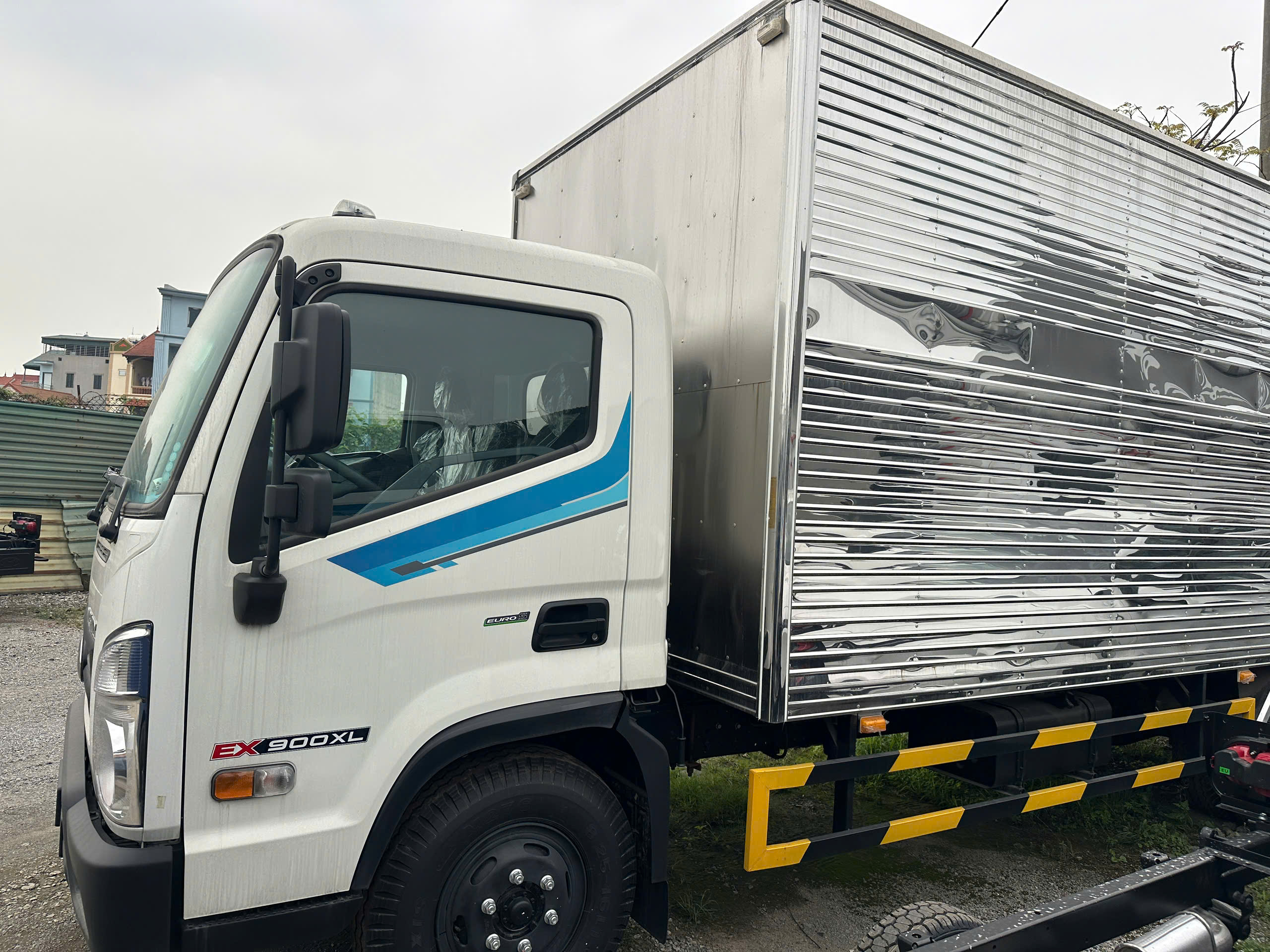 Xe Tải 5 Tấn Hyundai EX900XL kín