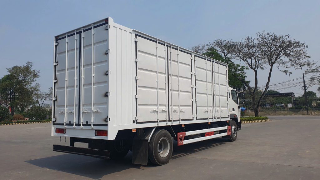 Xe tải 8 tấn Foton Thùng kín C160M vs Foton C160L